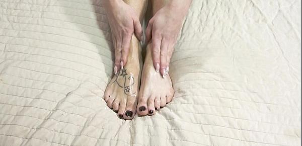  Lara De Santis - homemade footjob with cum on the feet